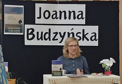 Ilustracja do informacji: Spotkanie autorskie z poetką Joanną Budzyńską