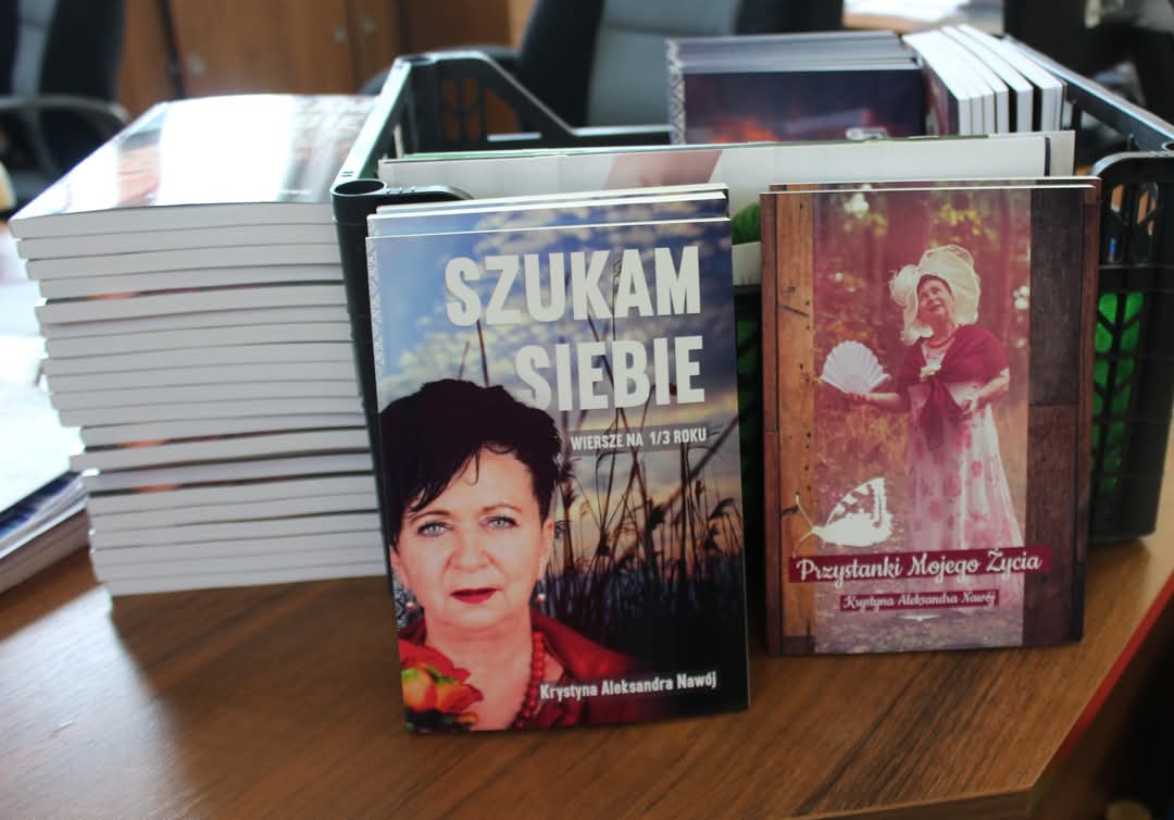 Ilustracja do informacji: Spotkanie z poetką Krystyną Nawój w Gminnej Bibliotece Publicznej w Świętajnie